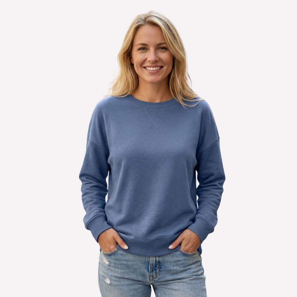 Women's relaxed fit crew neck sweatshirt in a soft fabric for ultimate everyday comfort.