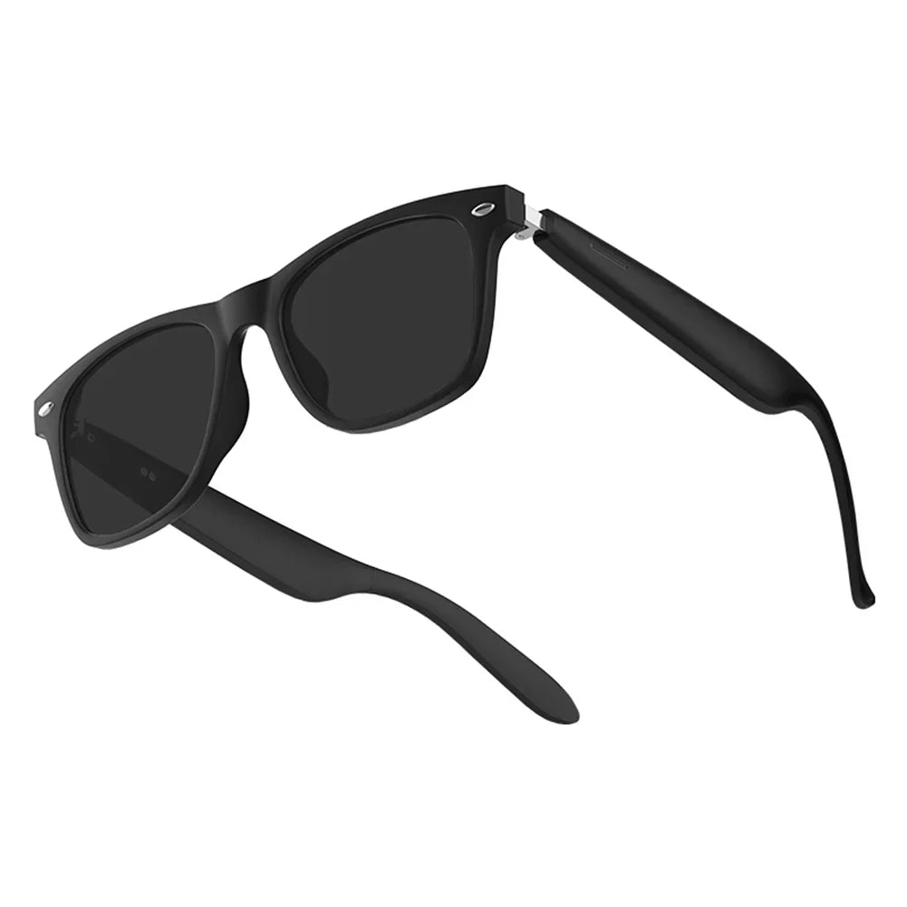 Unisex smart AI translation glasses for seamless language conversion, ideal for travel and international communication.