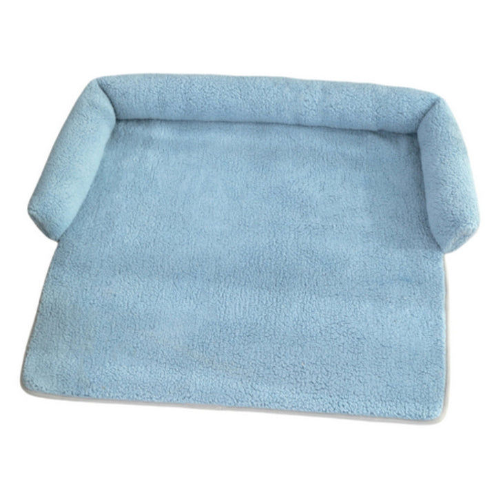 Soft non-slip dog blanket with integrated neck pillow for ultimate pet comfort. Ideal for small to medium pets.