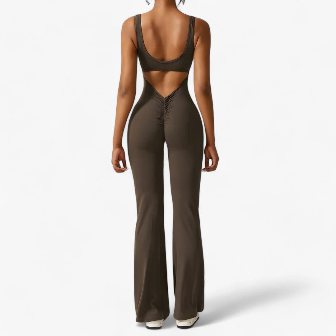 Stylish Amélie women's jumpsuit, perfect for comfort & elegance in one versatile piece.