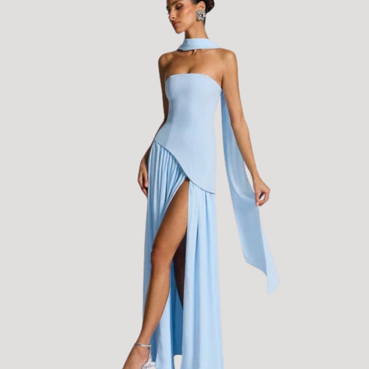 Women's pleated strapless maxi dress, a sophisticated formal gown for any occasion.