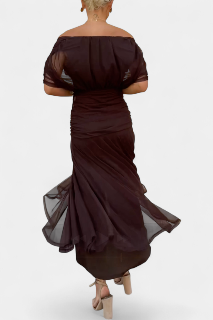 Chic women's off-shoulder midi dress with elegant ruching & twist detail. A flowy and flattering fit.