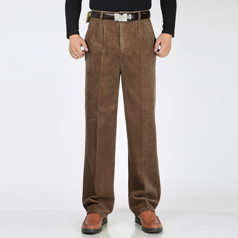 Comfortable men's bottoms: light-colored pleated pants with high-waist detail