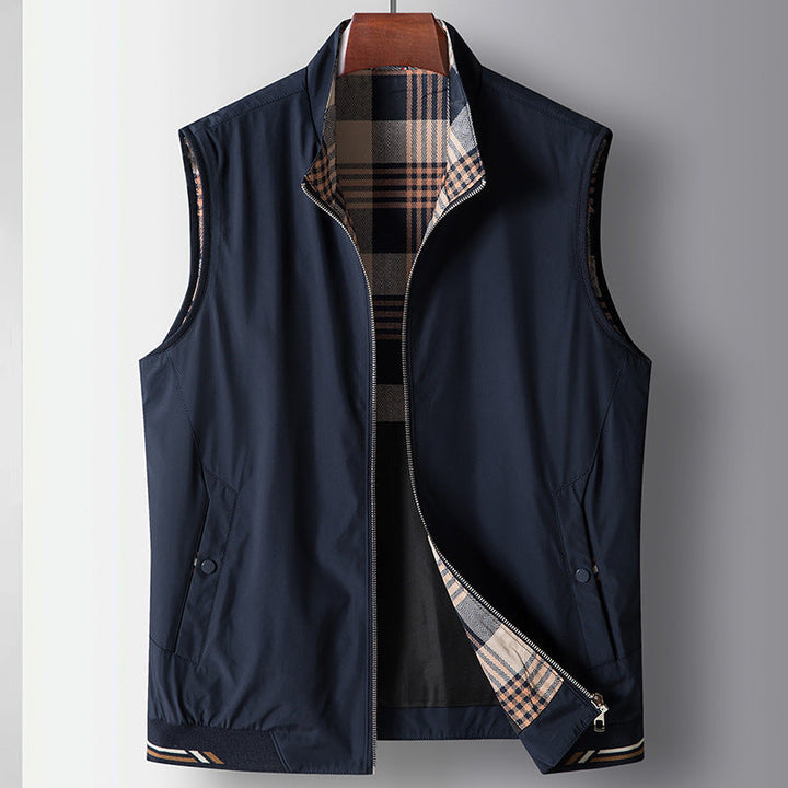 Heritage Trail men's vest in a neutral color, offering wind resistance and versatile outdoor style