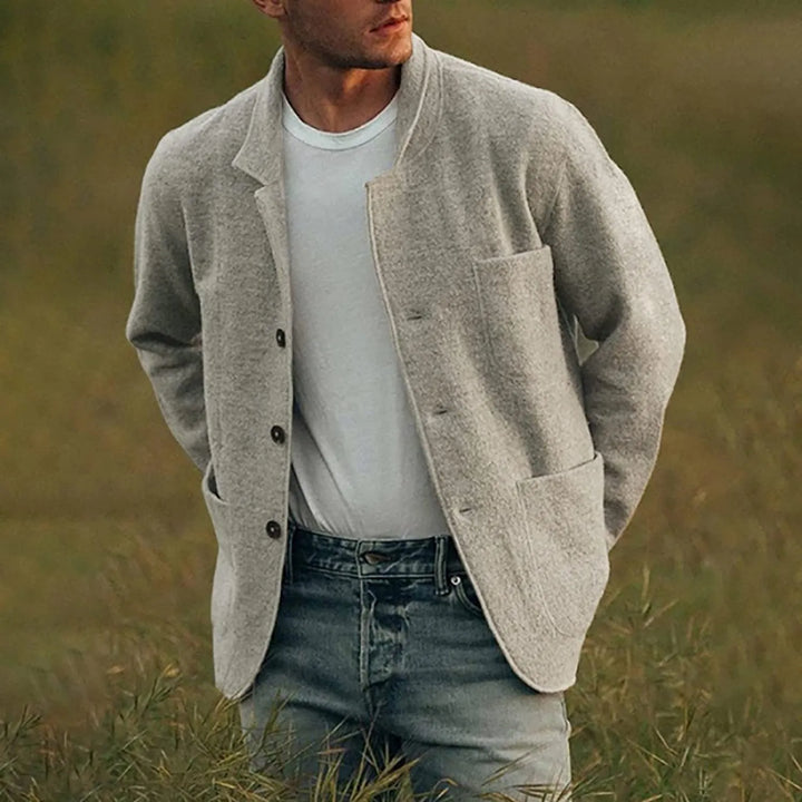 Men's lightly structured blazer, modern fit. Versatile for business casual & smart casual menswear.