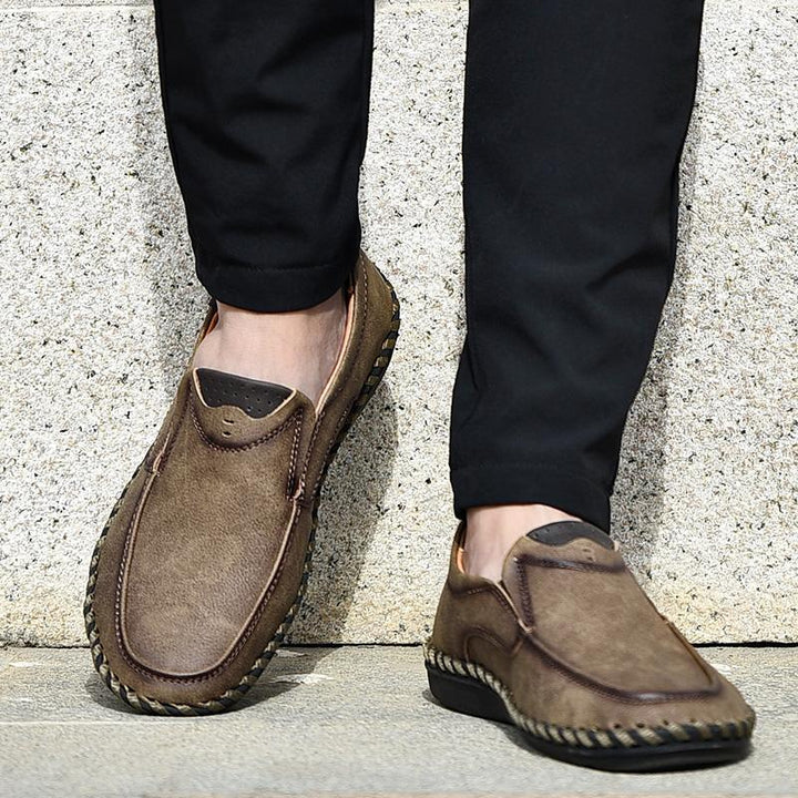 Men's black leather formal shoes, designed with a comfortable round toe for all-day wear