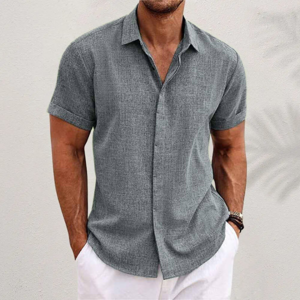 Comfortable men's short sleeve summer shirt, everyday casual button-down, perfect for warm weather.