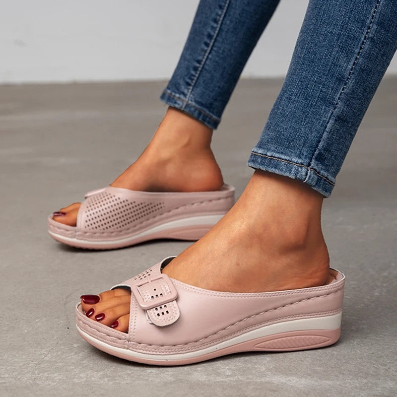 Orthopedic comfort shoes for women by Lorena. Relieve foot pain, walk comfortably with arch support.