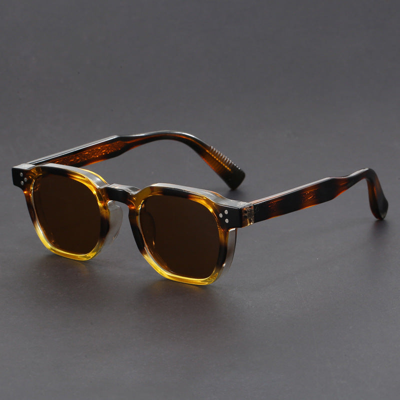 Unisex vintage square sunglasses, perfect for adding a retro fashion statement to any outfit