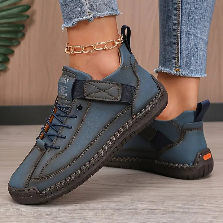Grey Women's Cloud-Comfort orthopedic sneakers, ideal for wide feet and daily walks.