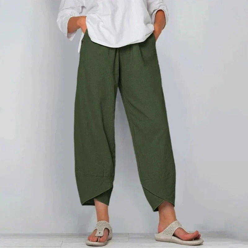 Comfortable women's pull-on wide-leg pants. High-waisted for a relaxed, versatile, and stylish casual look.