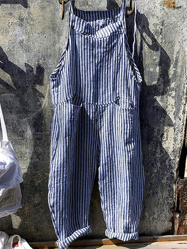 Stylish women's summer overall jumpsuit, a relaxed fit cargo dungaree for versatile casual fashion.